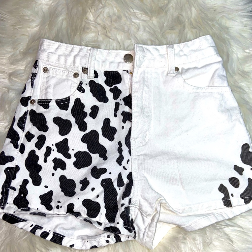 Cow print Shein shorts 🐄